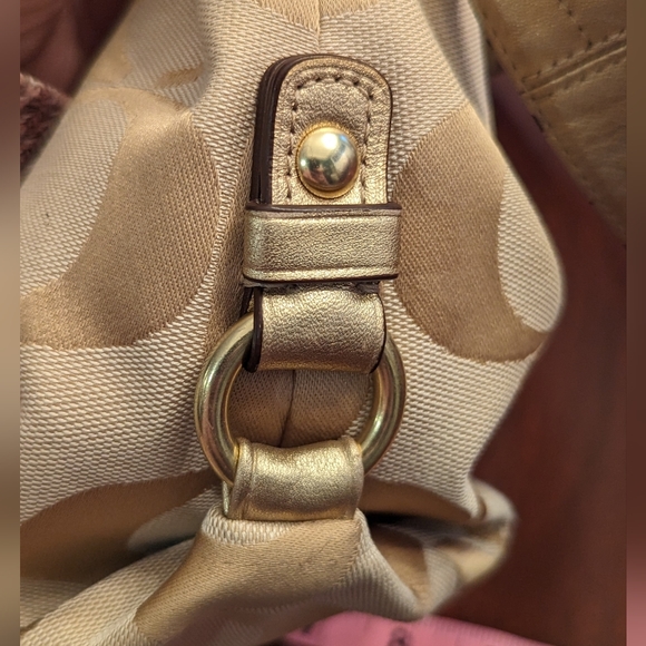 Coach signature hobo bag, tan and gold - Picture 6 of 15